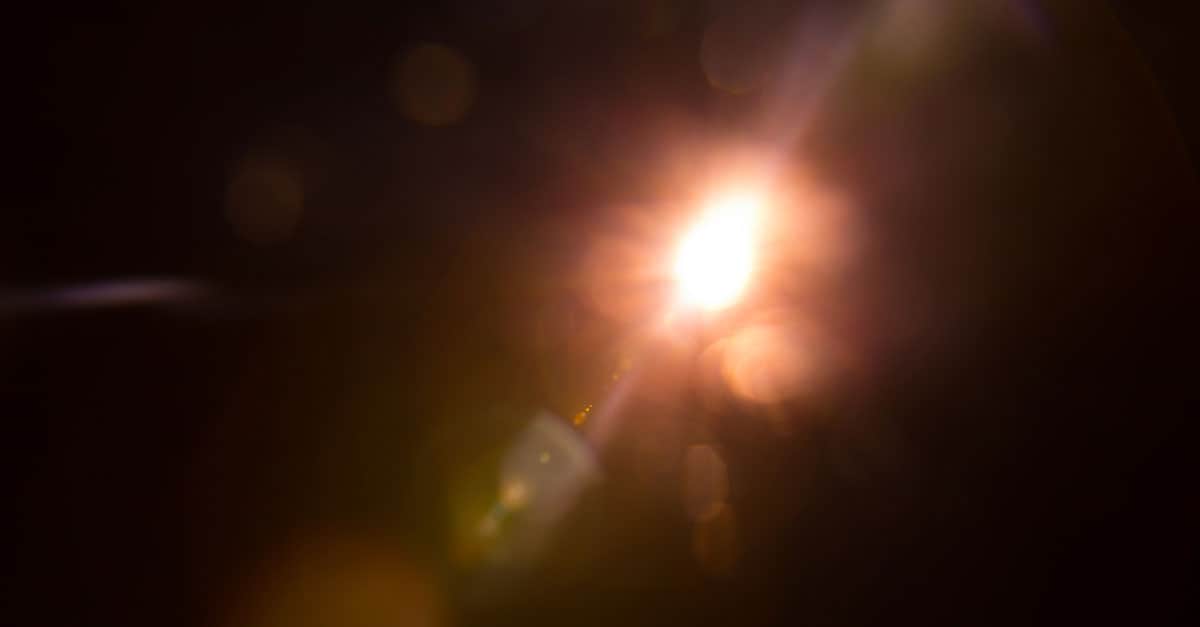 Download 35 Free Lens Flare Overlays for Video Free For Video